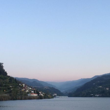 ヒーバ・ドウロ Casa Da Torre, Porto Mansoヴィラ エクステリア 写真