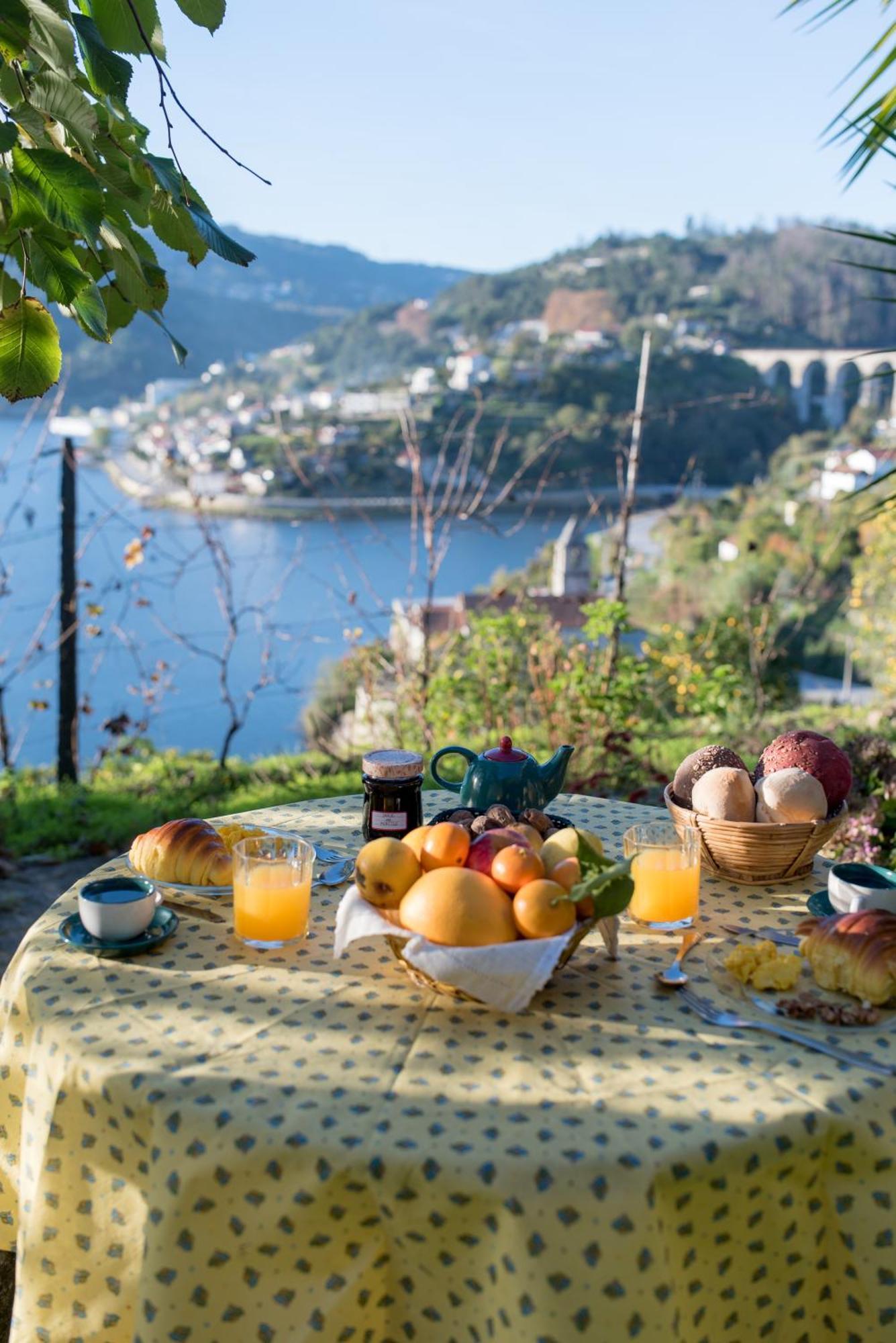 ヒーバ・ドウロ Casa Da Torre, Porto Mansoヴィラ エクステリア 写真