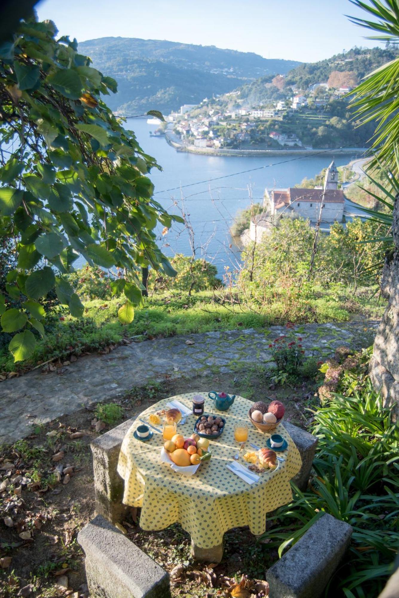 ヒーバ・ドウロ Casa Da Torre, Porto Mansoヴィラ エクステリア 写真